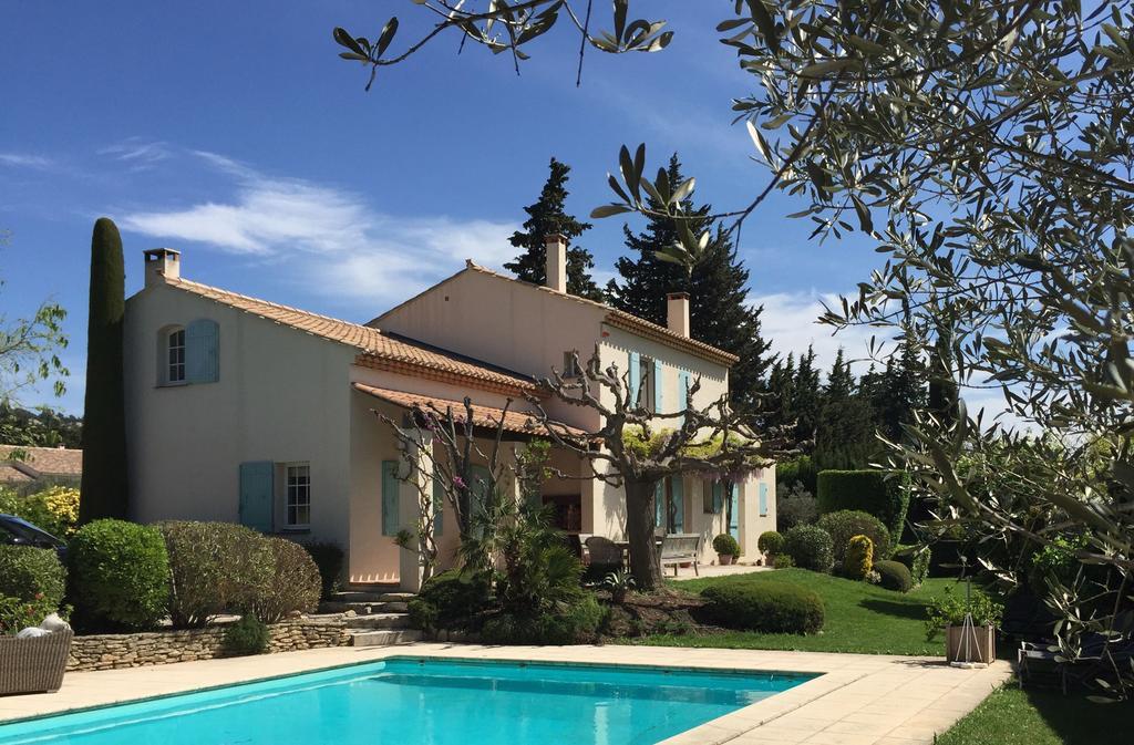 Le Mas Des Lauriers Bed & Breakfast Paradou Exterior photo